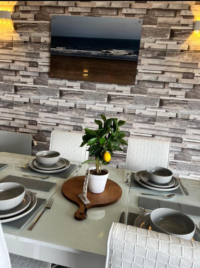 Sea View Lavish Apartment Sky Tv Whirlpool Bath Huge Balcony Newly Refurbished Bridlington Luaran gambar