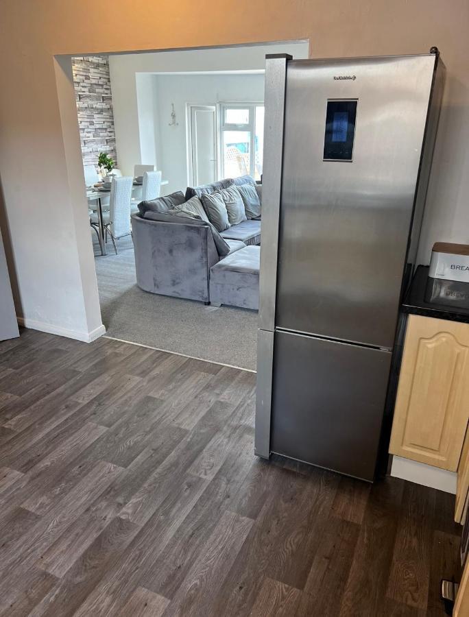 Sea View Lavish Apartment Sky Tv Whirlpool Bath Huge Balcony Newly Refurbished Bridlington Luaran gambar