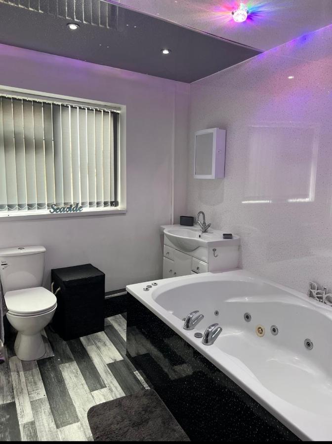 Sea View Lavish Apartment Sky Tv Whirlpool Bath Huge Balcony Newly Refurbished Bridlington Luaran gambar